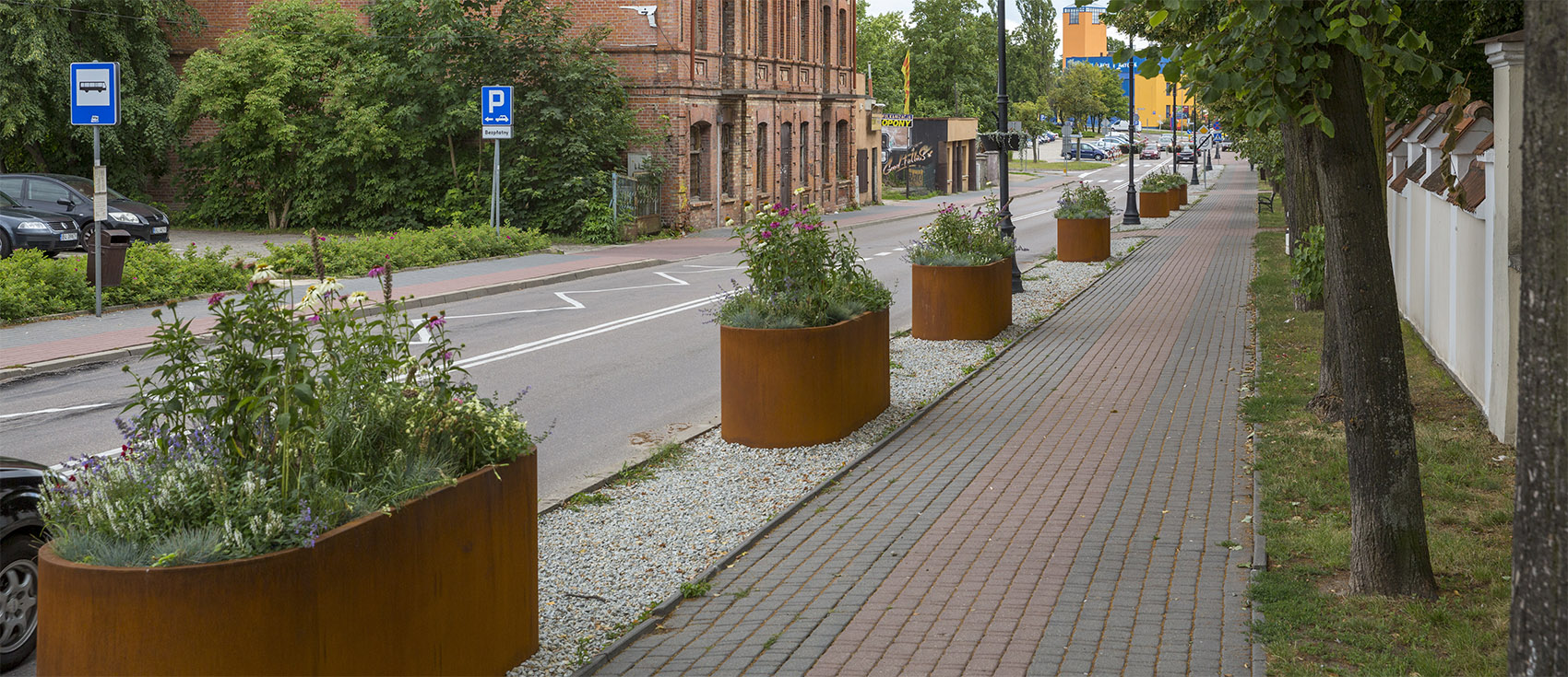 Donice Corten W Pasie Drogowym - cortena.pl
